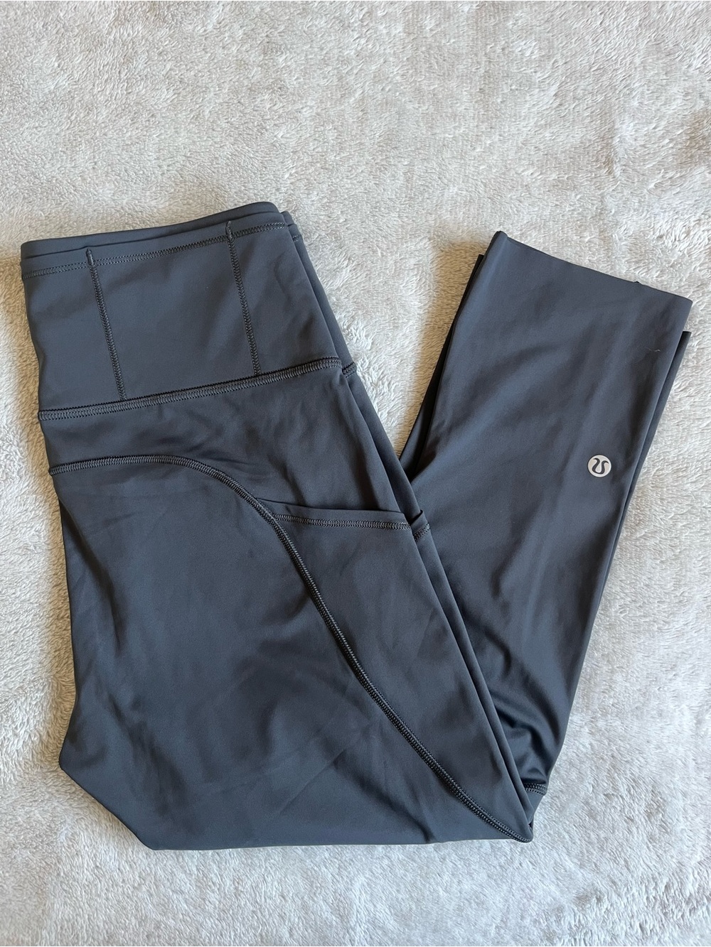 Lululemon Fast and Free Crop Leggings 19" Non-Reflective size 6 in Graphite Grey